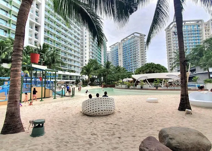 Azure Staycation By Lilli Hotel